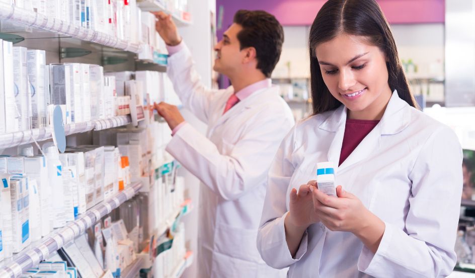 pharmacy assistant in pharmacy